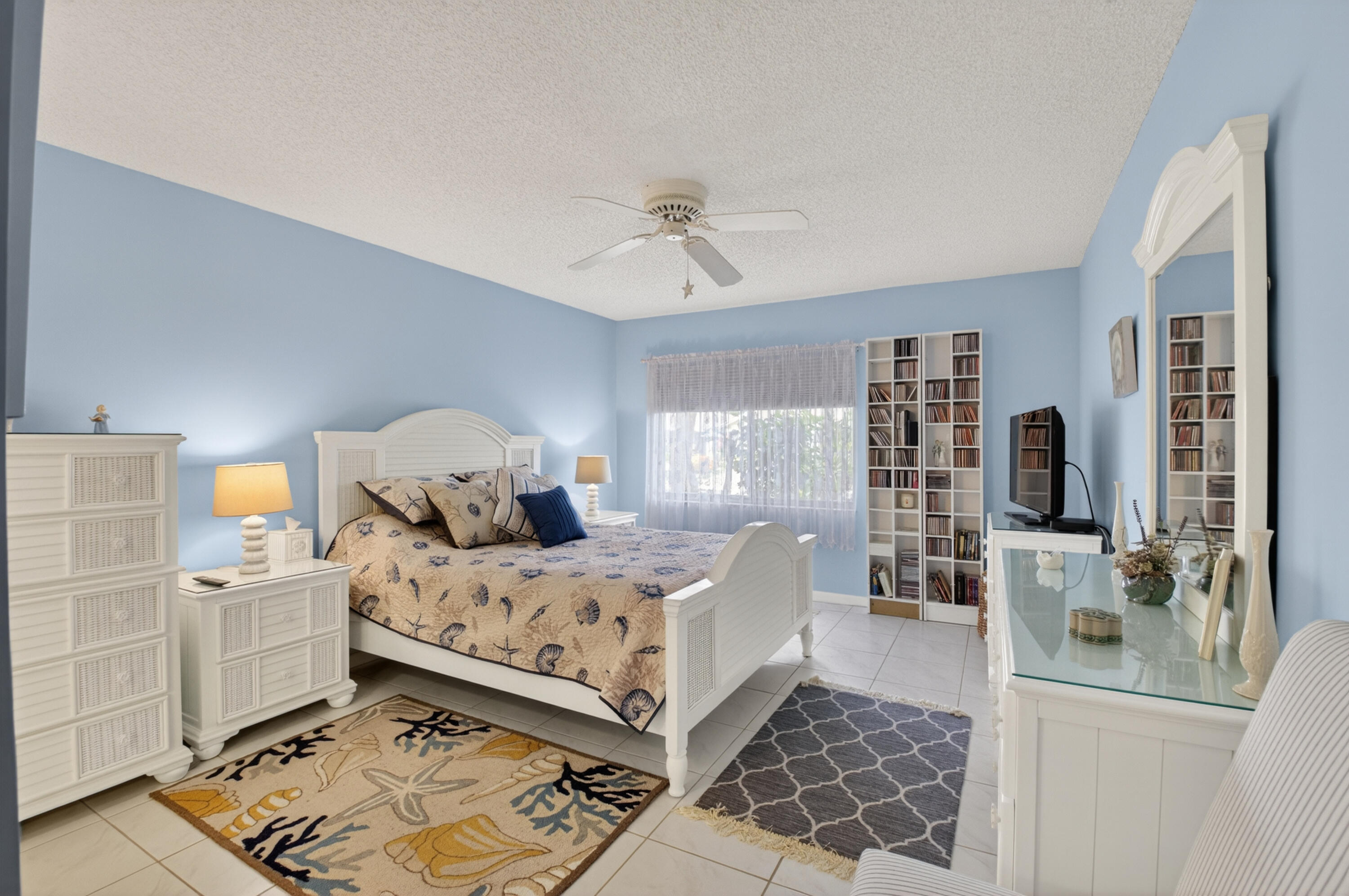 WHISPER WALK SEC C CONDO - Residential
