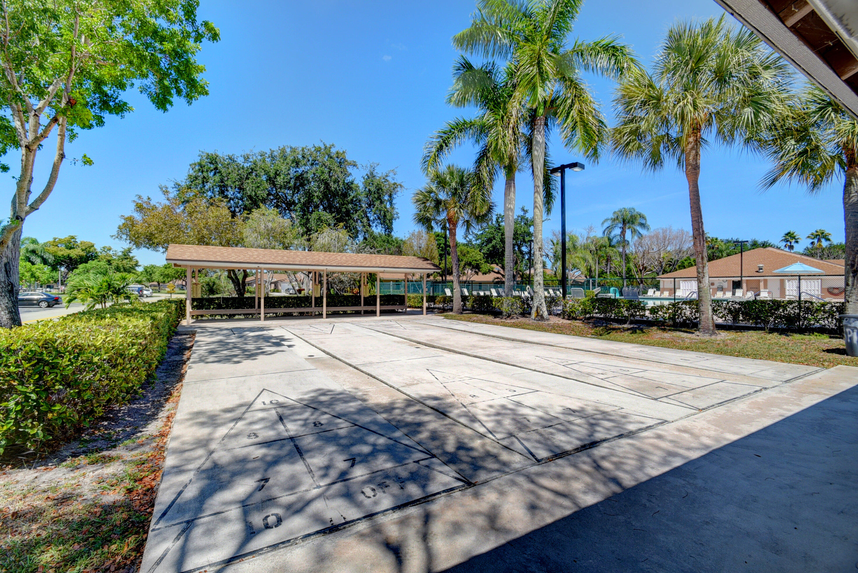 WHISPER WALK SEC C CONDO - Residential