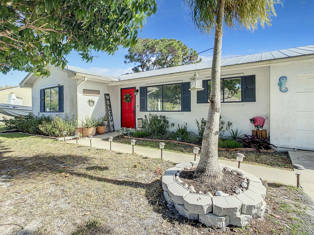 Photo of 2512 SE Mariposa Avenue SE, Port Saint Lucie, FL 34952 (MLS # R10783008)