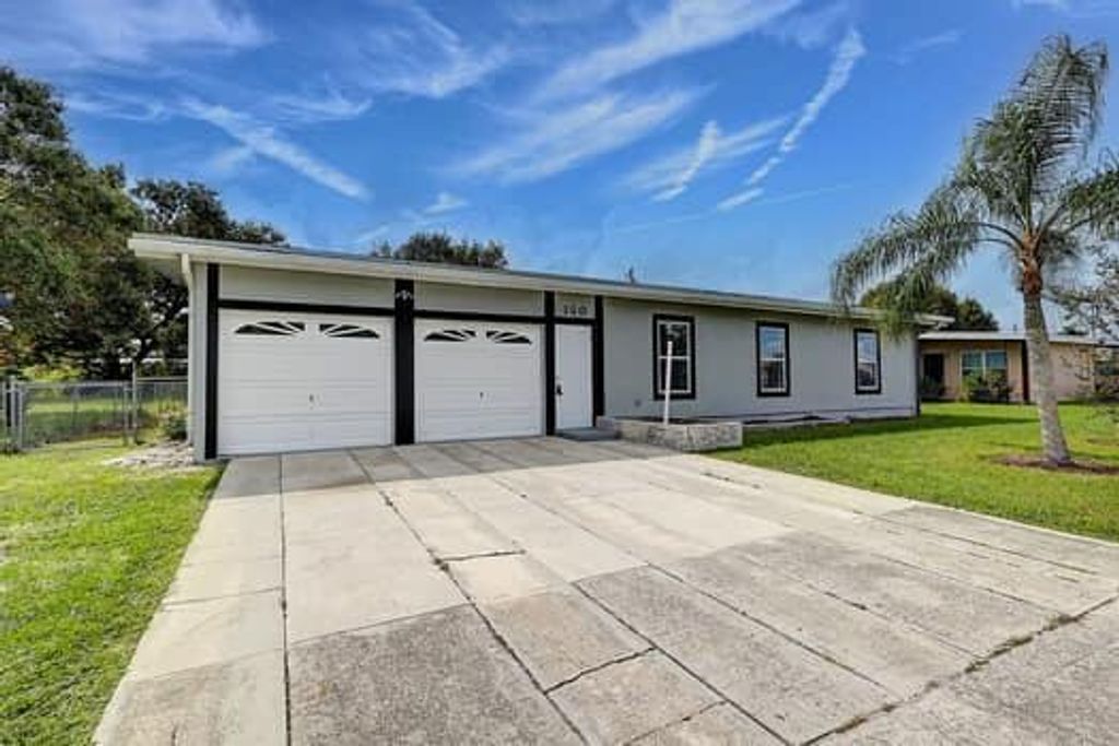 Photo of 120 SE Prima Vista Boulevard, Port Saint Lucie, FL 34983 (MLS # R10928938)