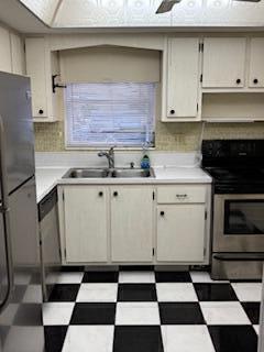 CRESTHAVEN VILLAS CONDO 19 - Residential