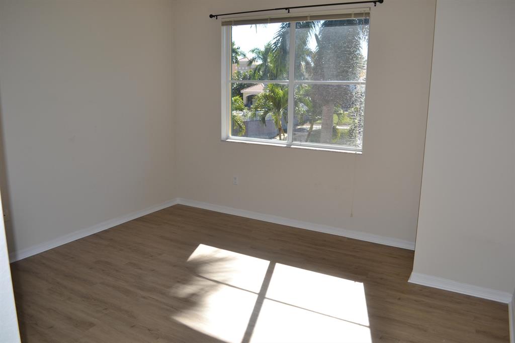 RESIDENCES AT LEGACY PLACE CONDO - Residential Lease