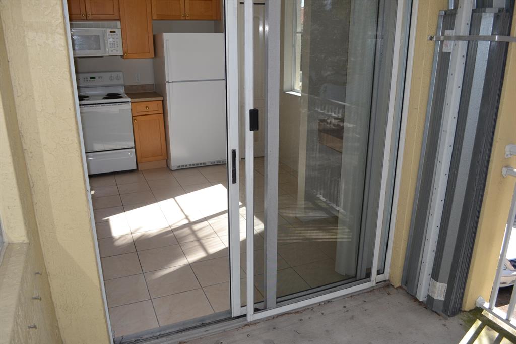 RESIDENCES AT LEGACY PLACE CONDO - Residential Lease