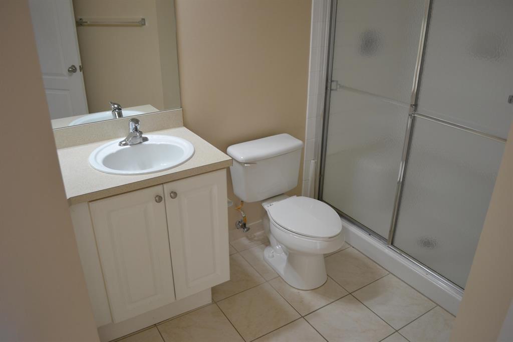 RESIDENCES AT LEGACY PLACE CONDO - Residential Lease