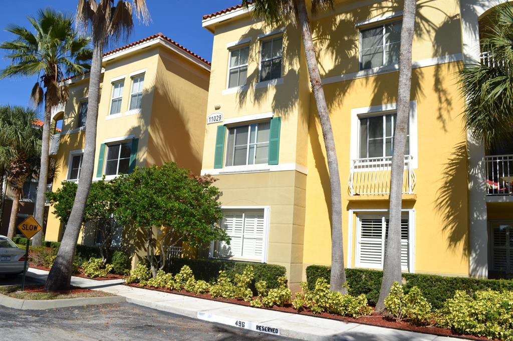 RESIDENCES AT LEGACY PLACE CONDO - Residential Lease