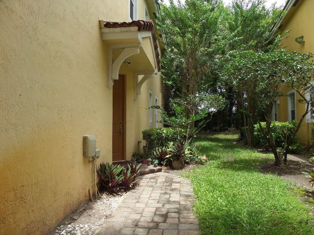 Photo of 829 Pipers Cay Drive, West Palm Beach, FL 33415 (MLS # R11096195)