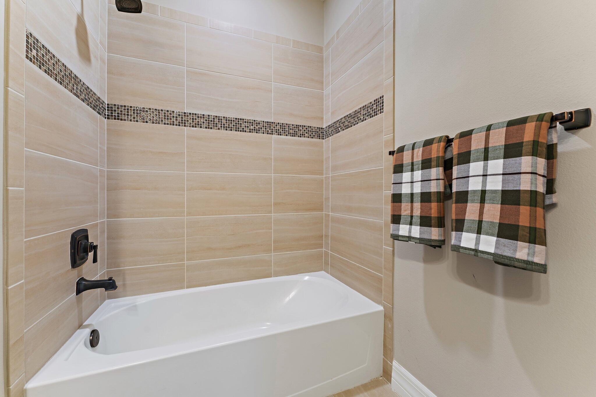 SONOMA ISLES - Residential