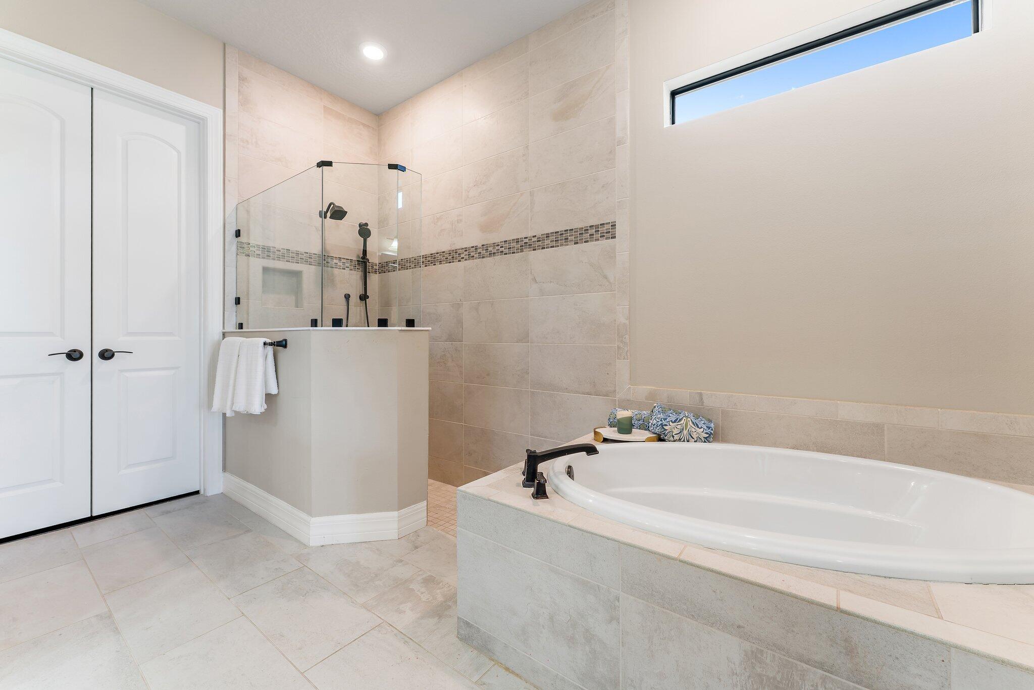 SONOMA ISLES - Residential