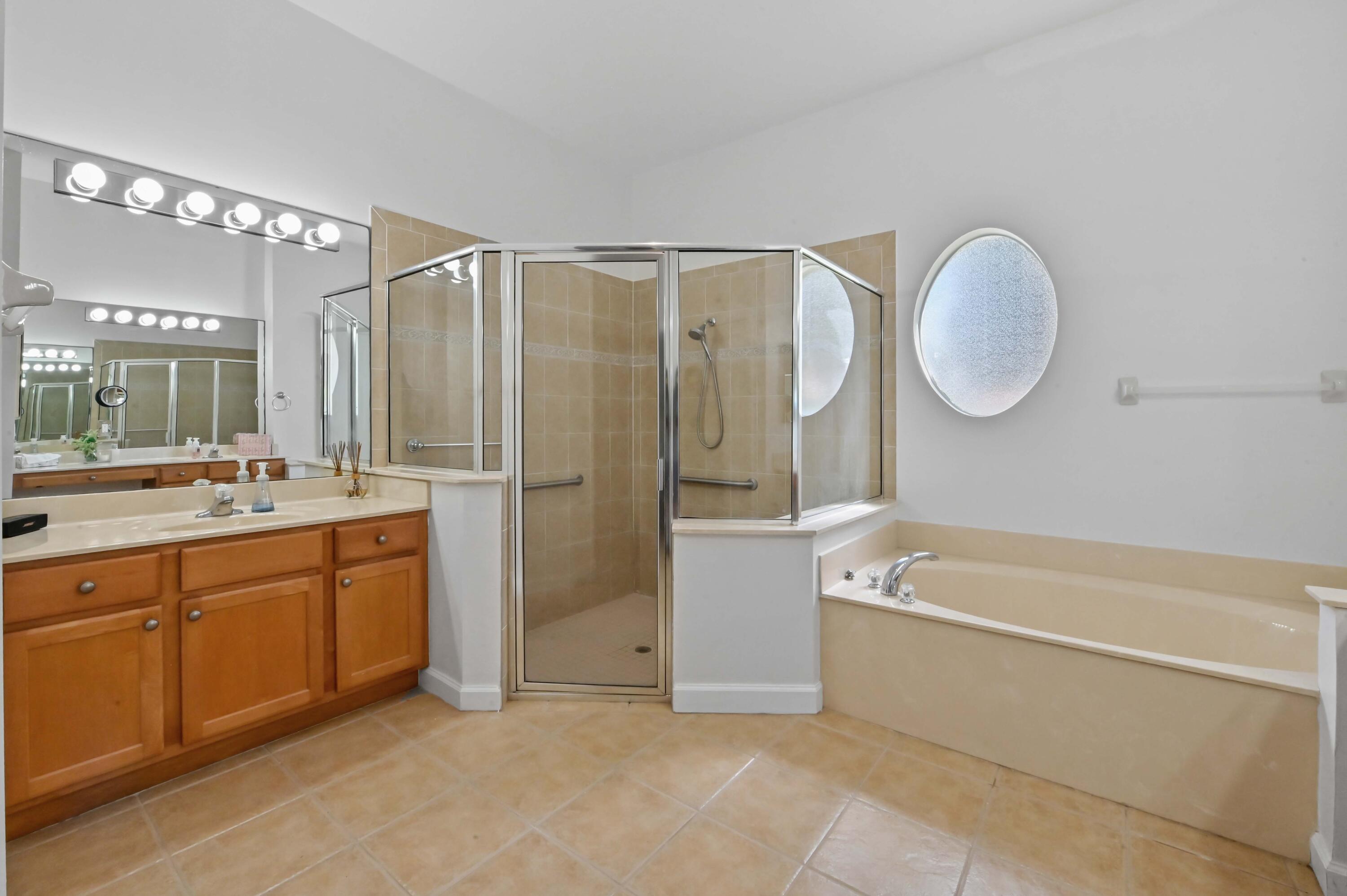 HAMILTON BAY - Residential