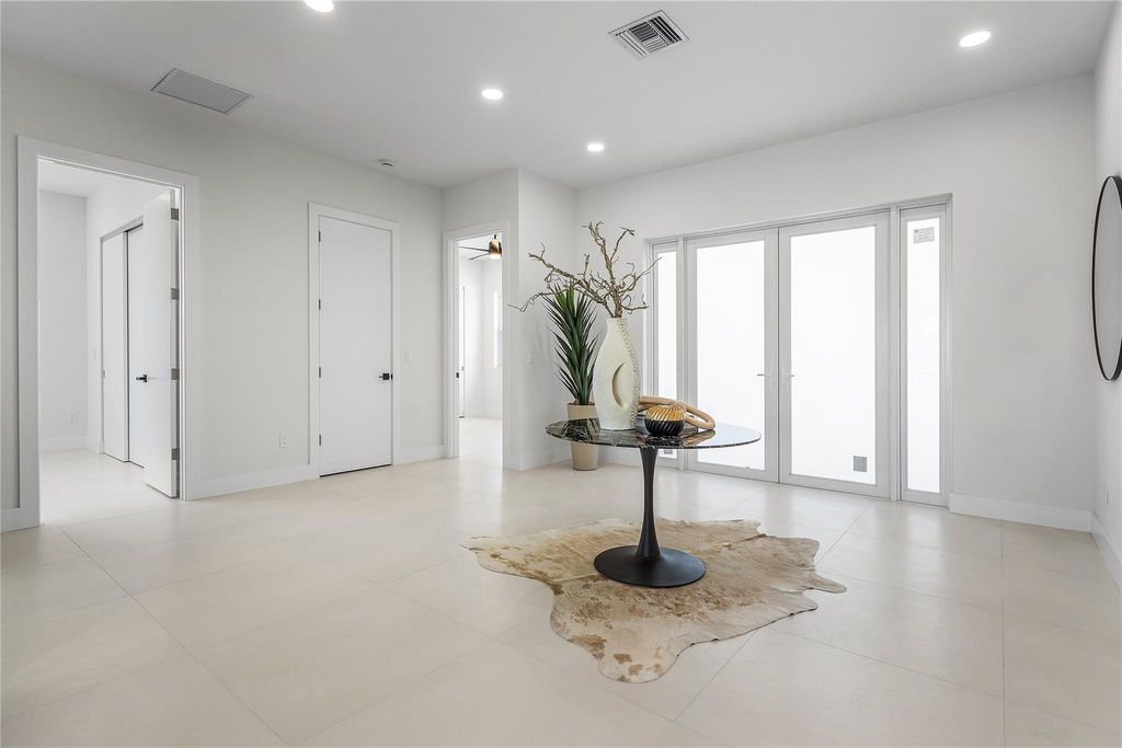 Photo of 171 SE 4th Court, Pompano Beach, FL 33060 (MLS # F10518888)