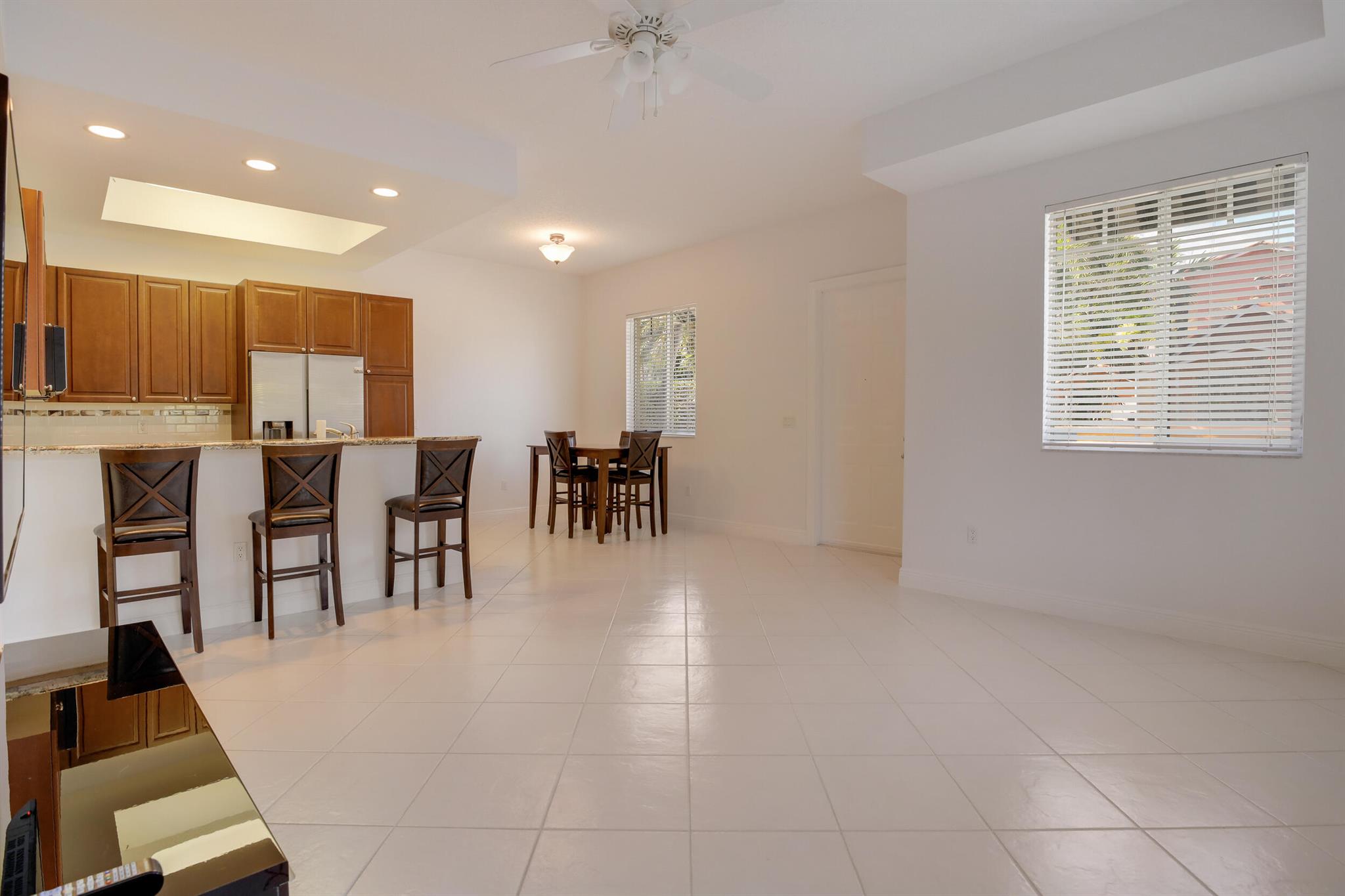 PARROT COVE - Residential Lease