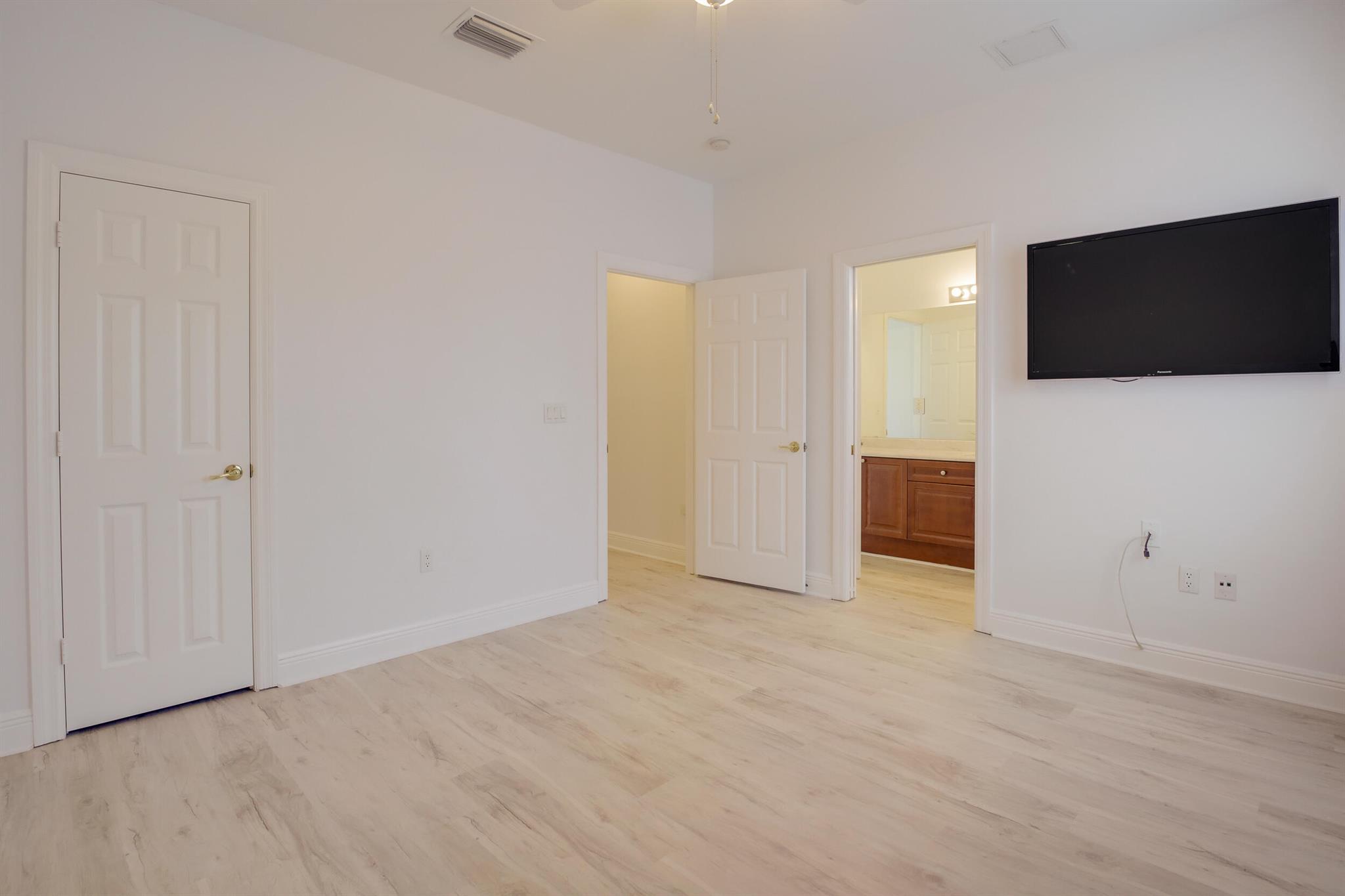 PARROT COVE - Residential Lease