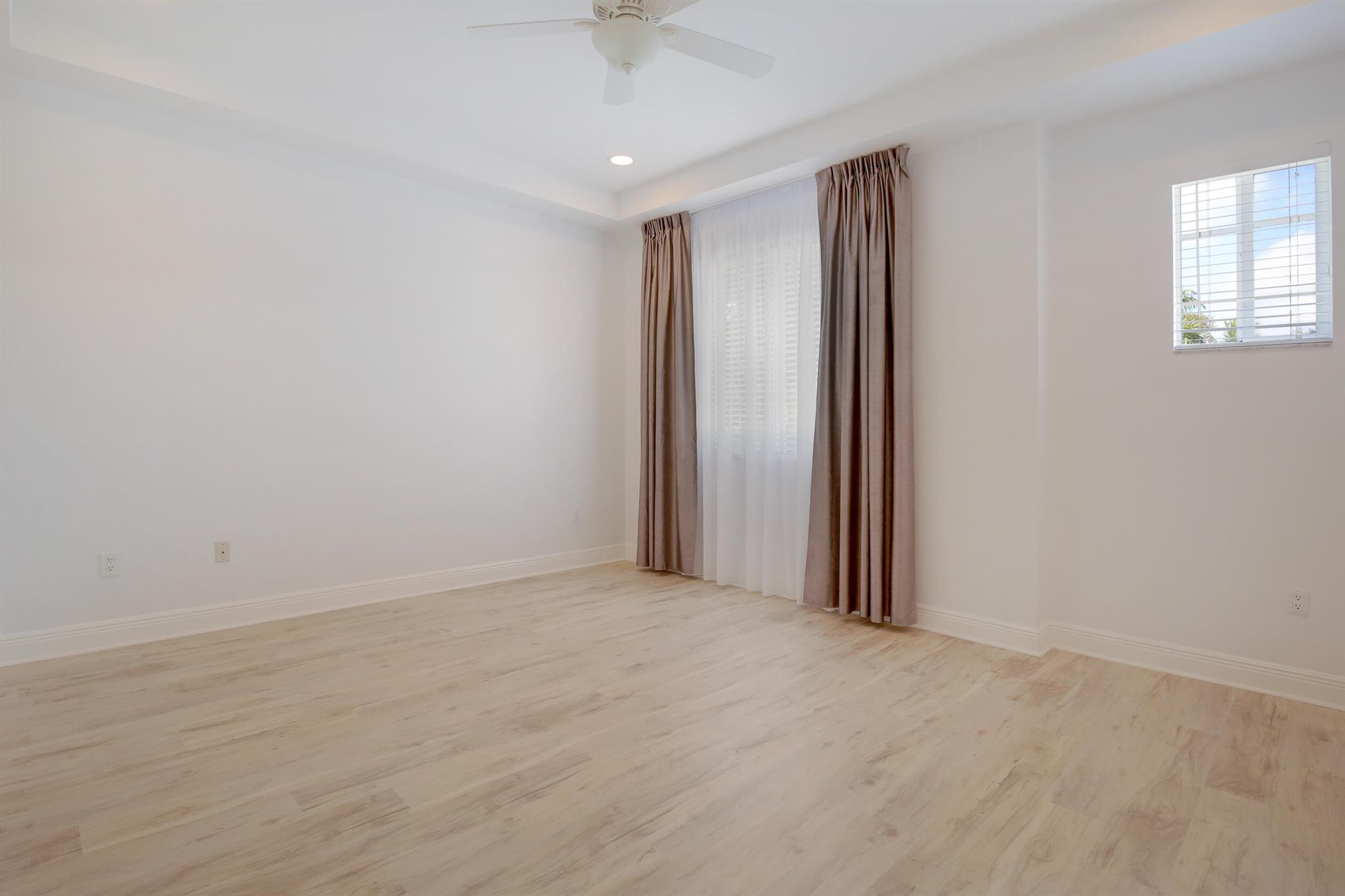 PARROT COVE - Residential Lease