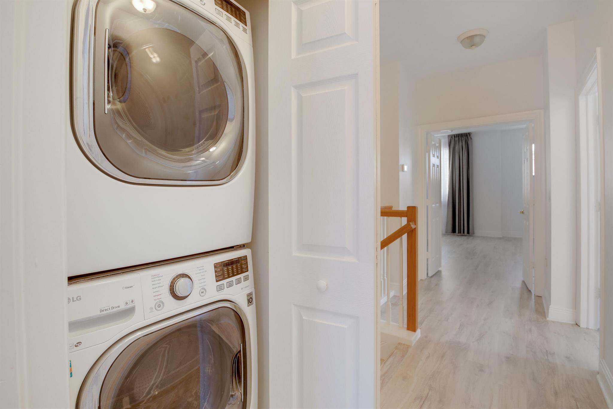 PARROT COVE - Residential Lease