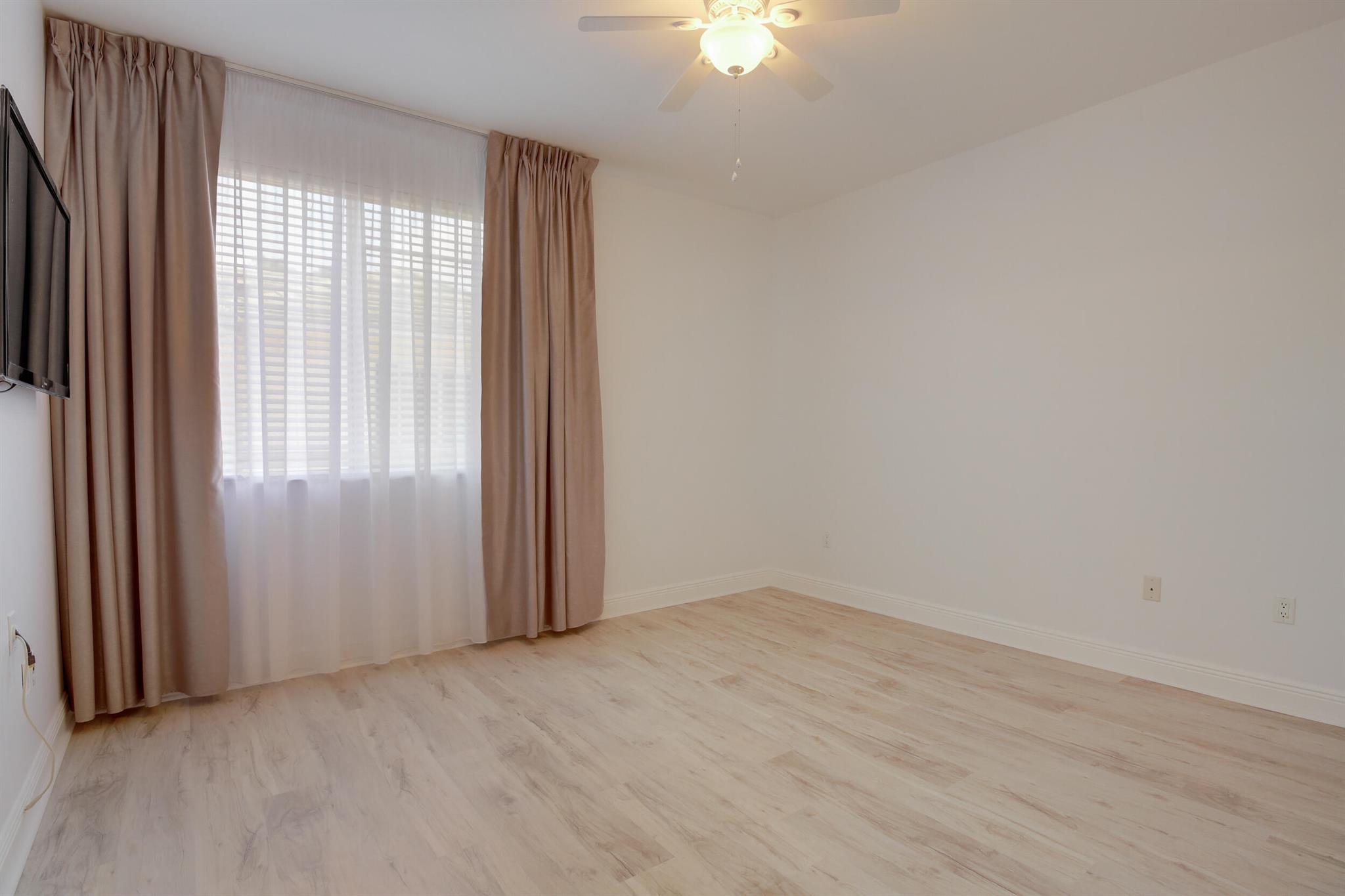 PARROT COVE - Residential Lease