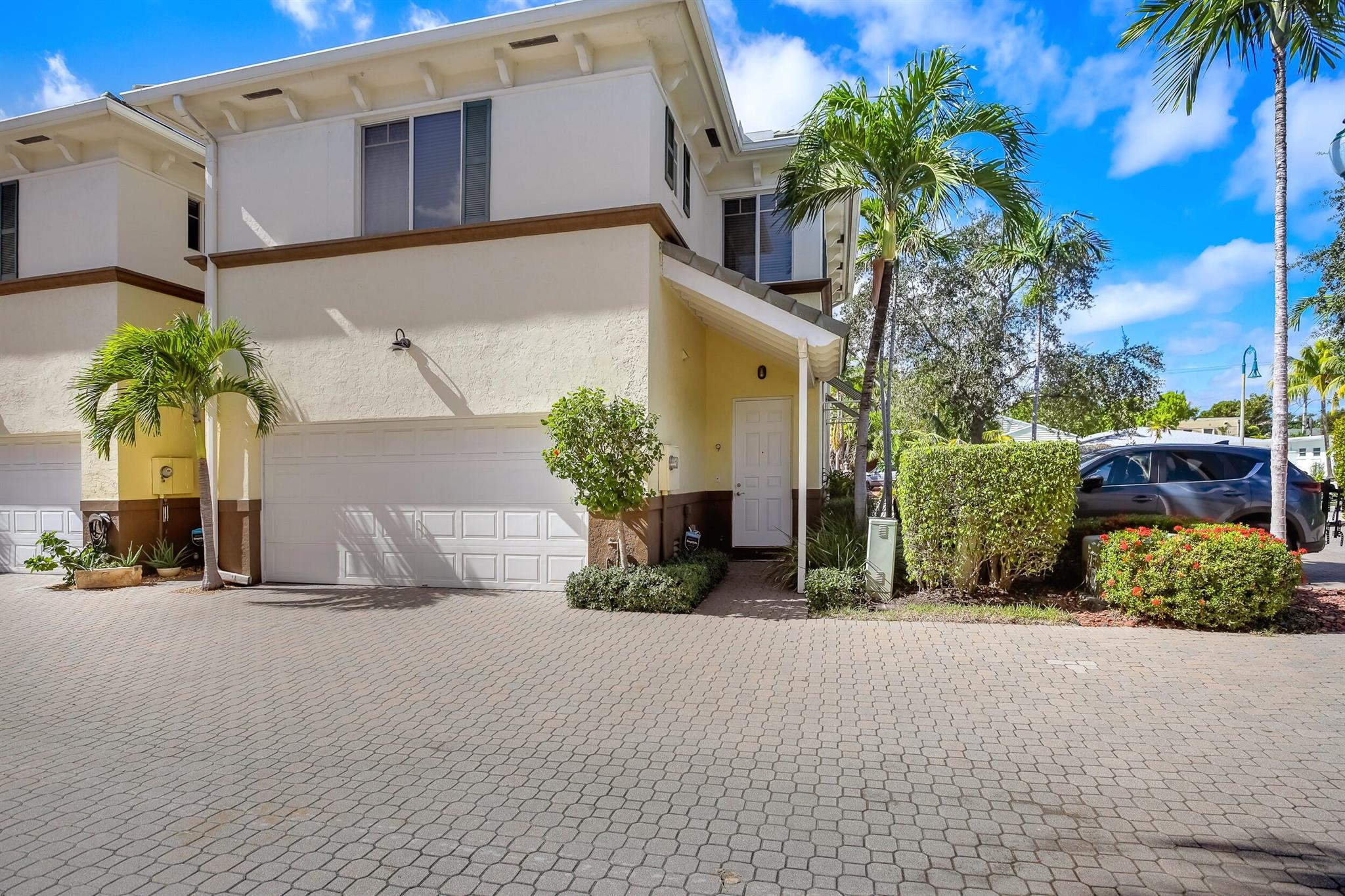 PARROT COVE - Residential Lease