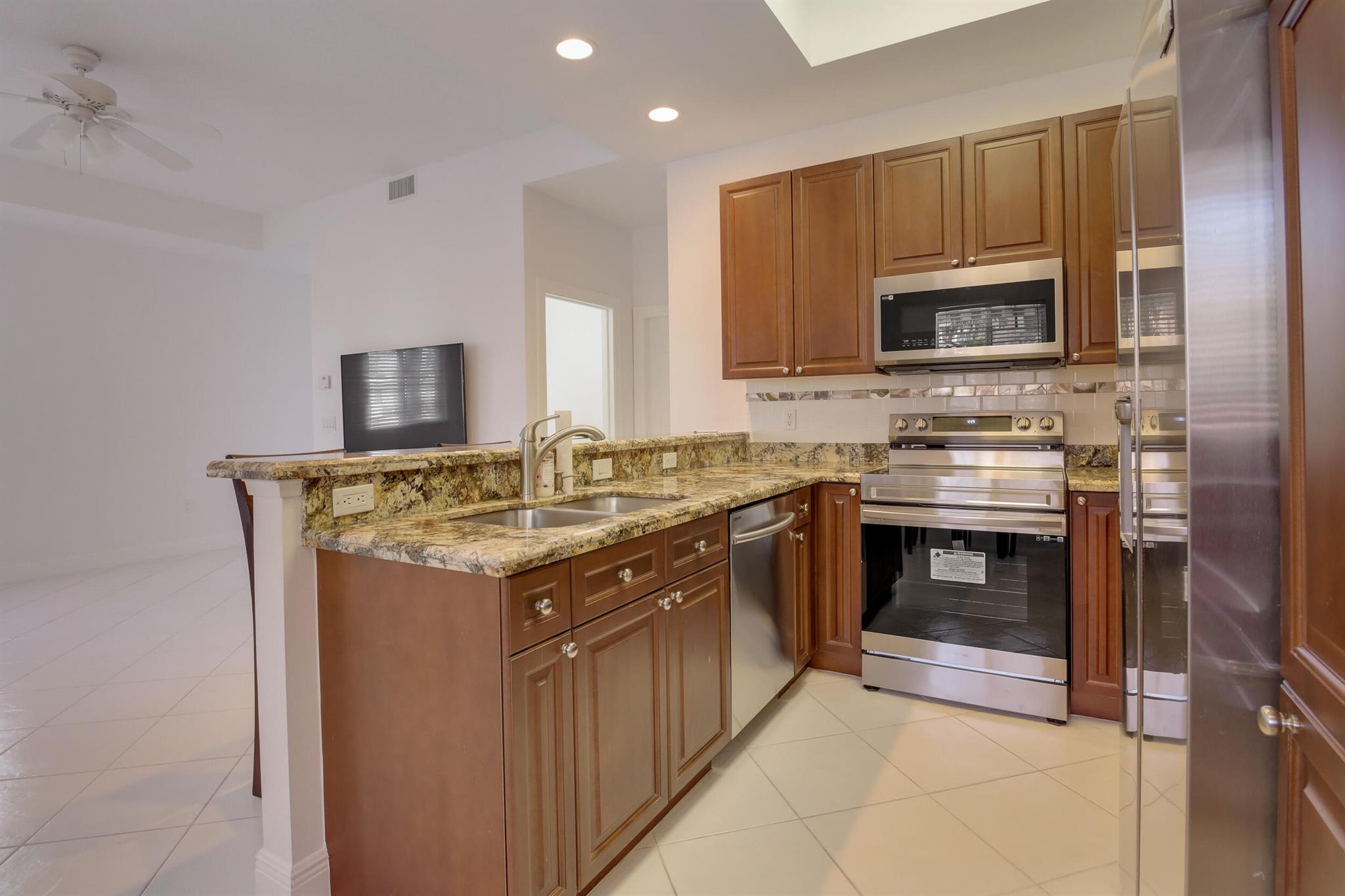 PARROT COVE - Residential Lease