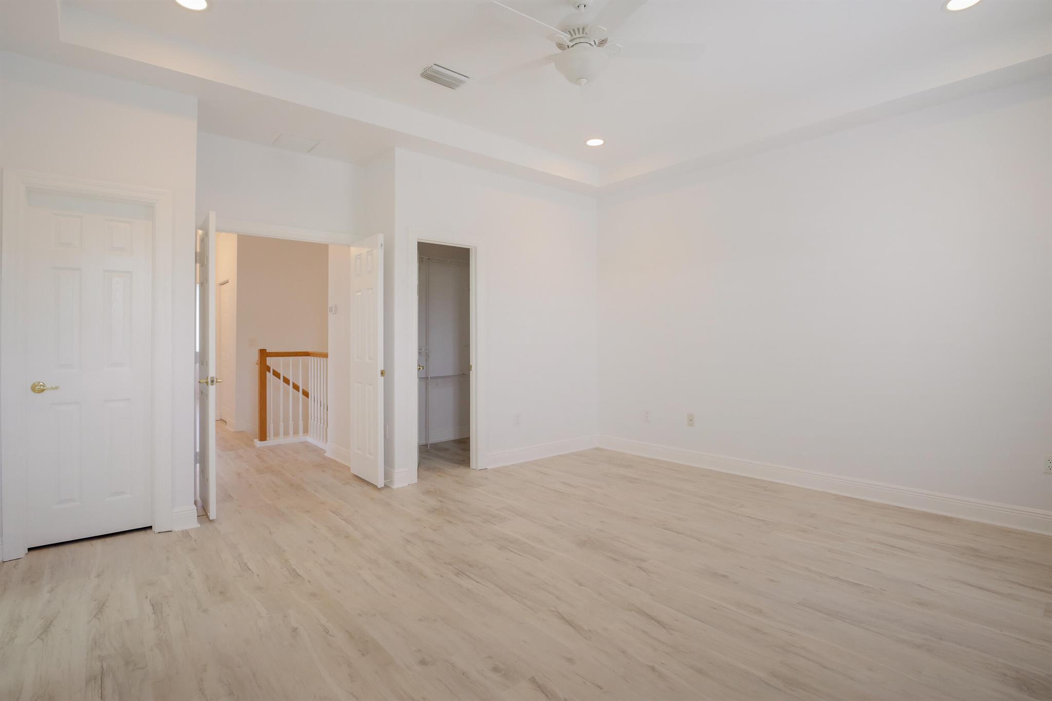 PARROT COVE - Residential Lease