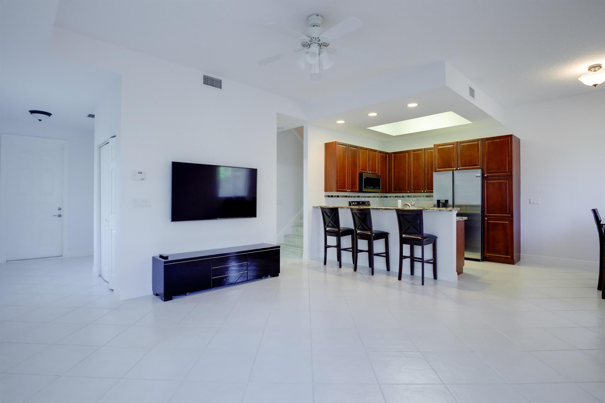 PARROT COVE - Residential Lease