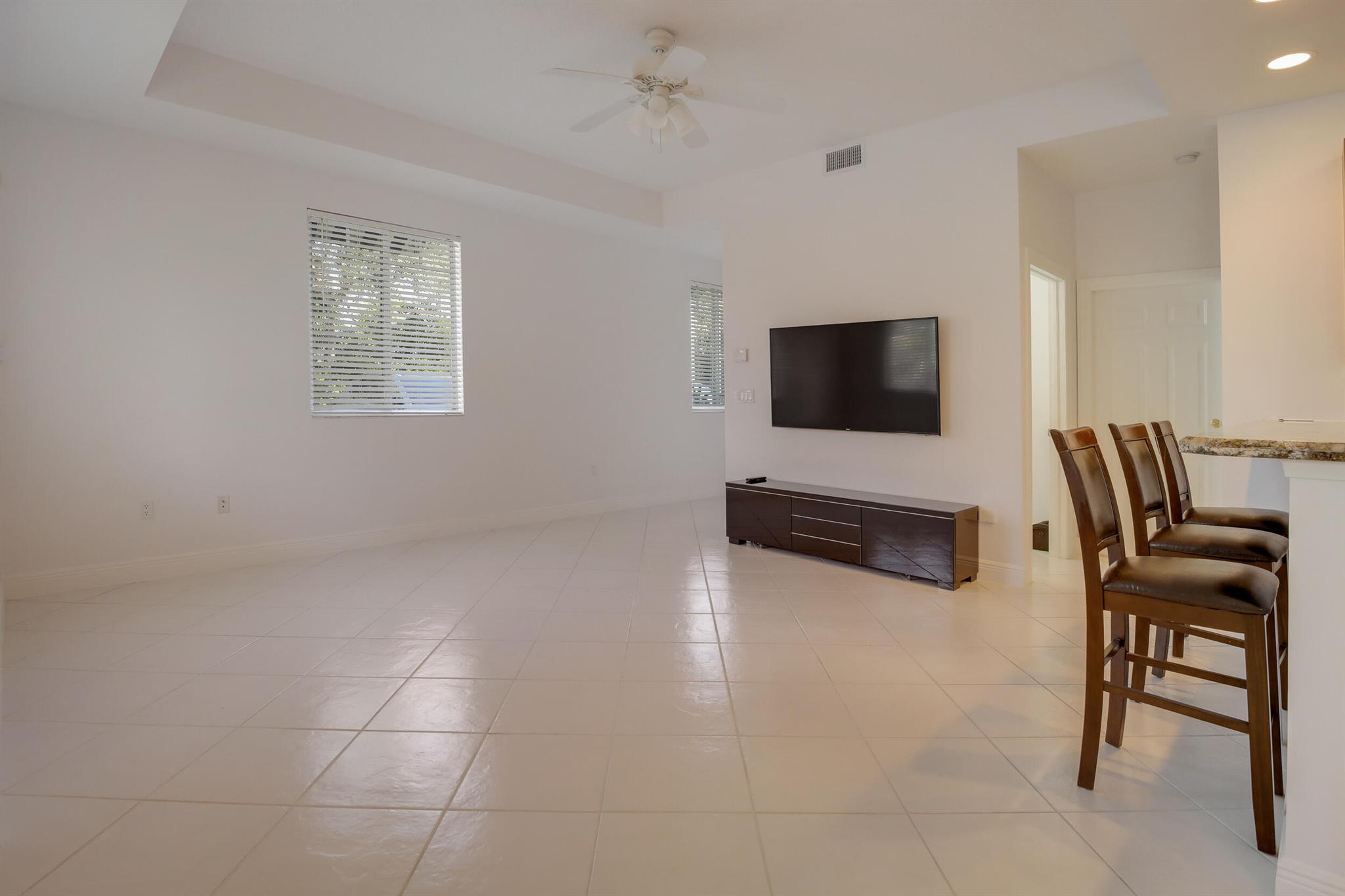 PARROT COVE - Residential Lease