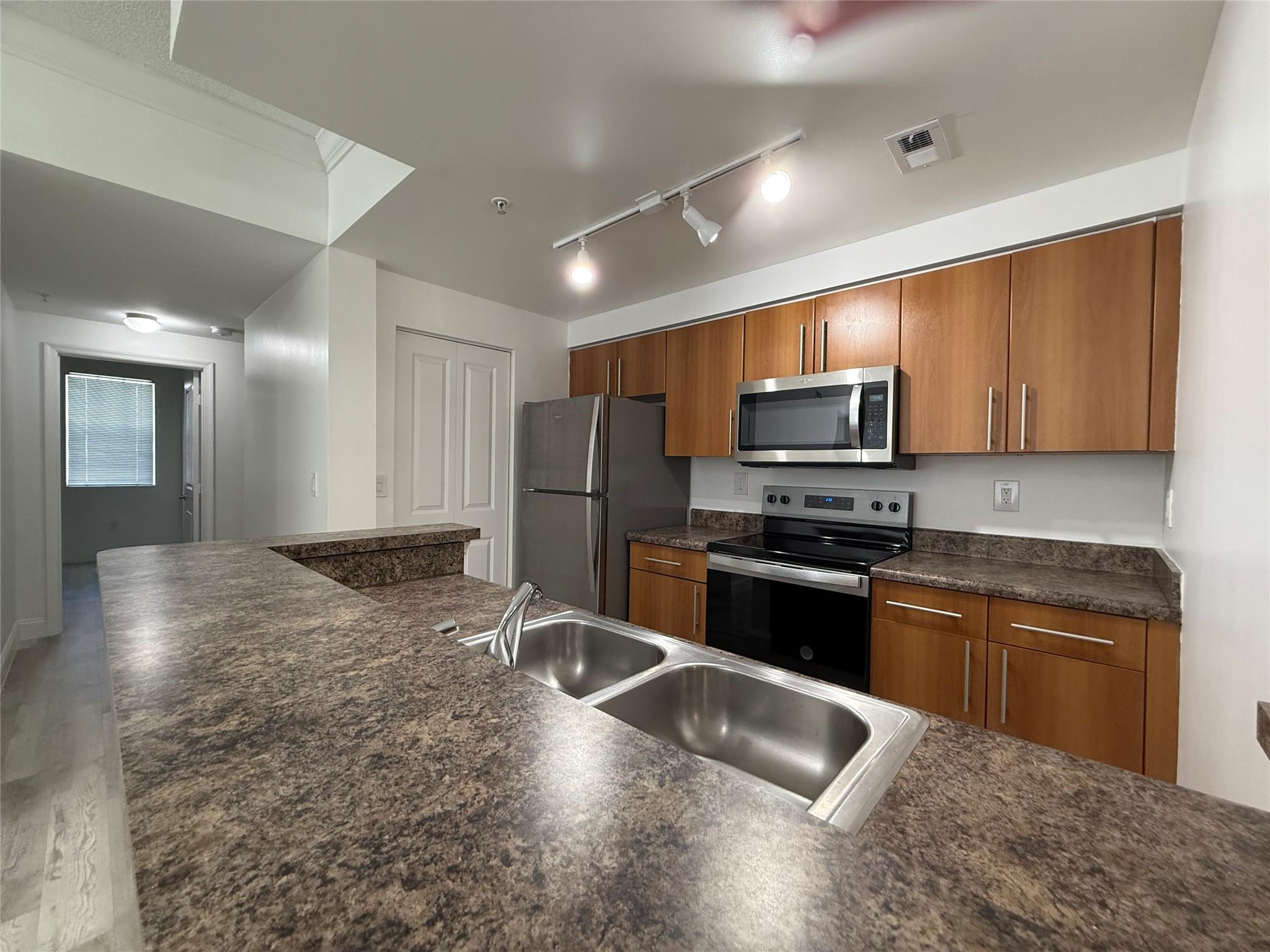 El-Ad Poinciana Condo - Residential Lease