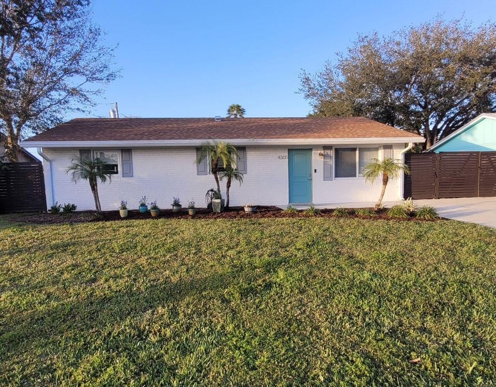 Photo of 4305 Birdwood Street, Palm Beach Gardens, FL 33410 (MLS # R10955359)