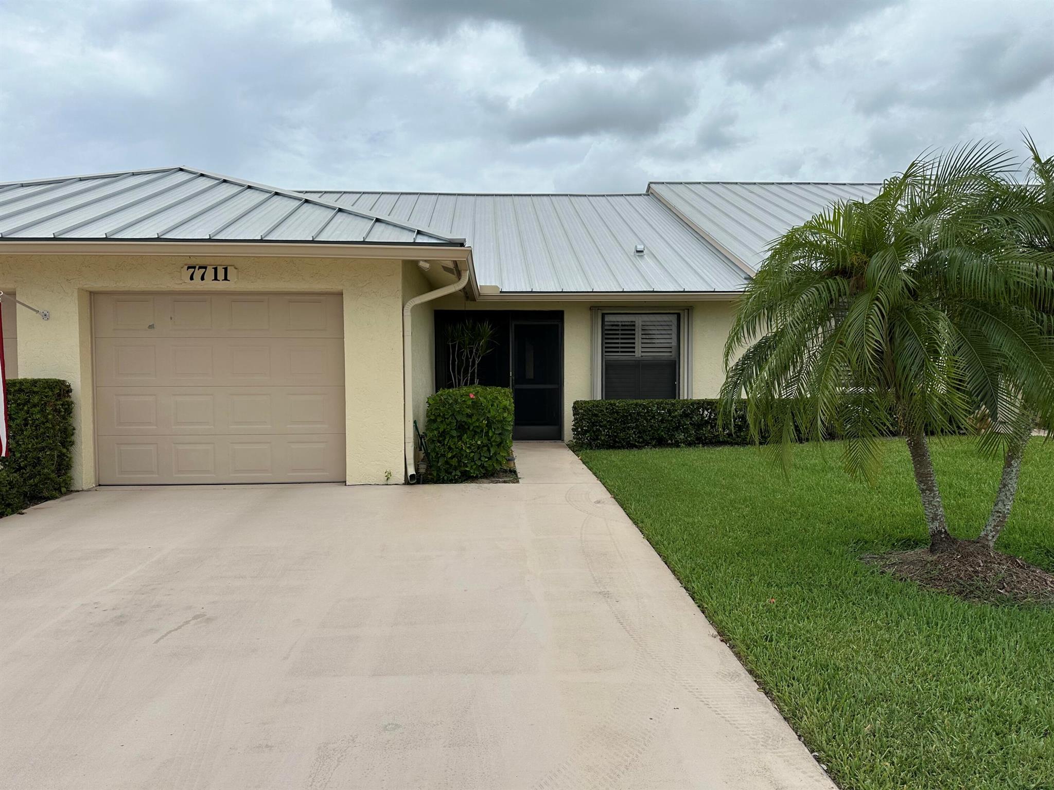 Professional Photos coming, Located in the beautiful 55+community of Sugar Sands this well-maintained 2 Bedroom 2 Bath Villa combines comfort, light , privacy and spaciousness with vaulted ceilings and accompted by skylights you will feel so comfortable in this living area as you looks out to the enclosed patio and back yard. Amenities include Community Pool, Activities, Club House even a designated storage area for boats and RVs. Sugar Sands is a short distance to Hobe Sound Beach, Several Golf Courses, a Public Boat Ramp, Publix Grocery, Restaurants and Medical.