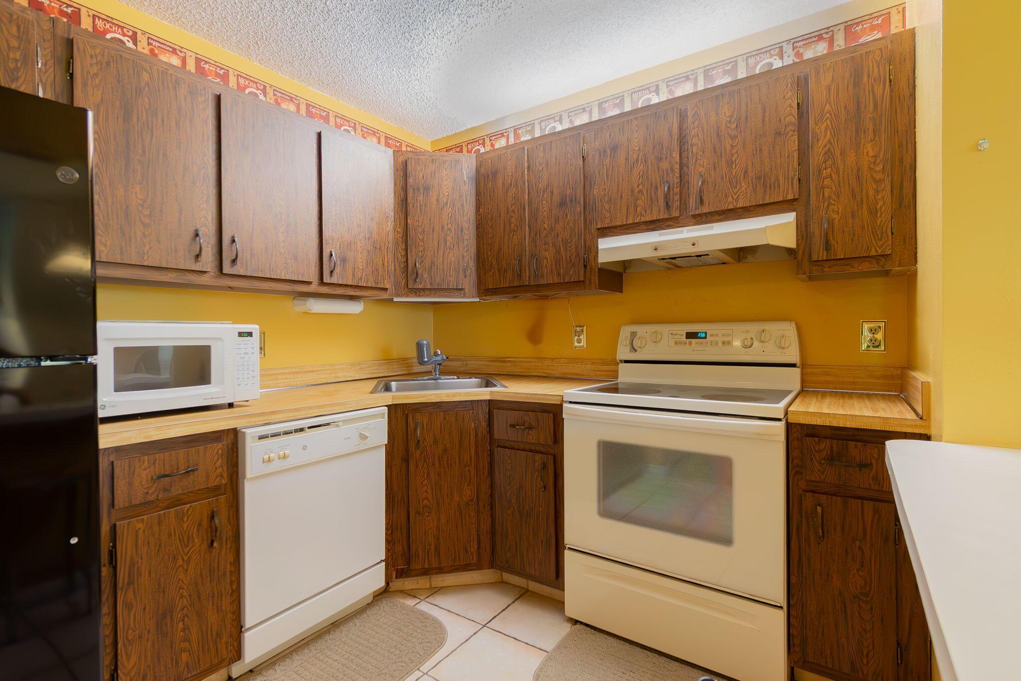PINE RIDGE III CONDO - Residential