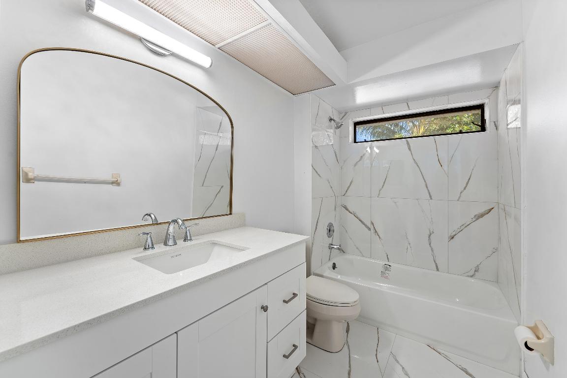 GREENVIEW SHORES 2 OF WELLINGTON - Residential