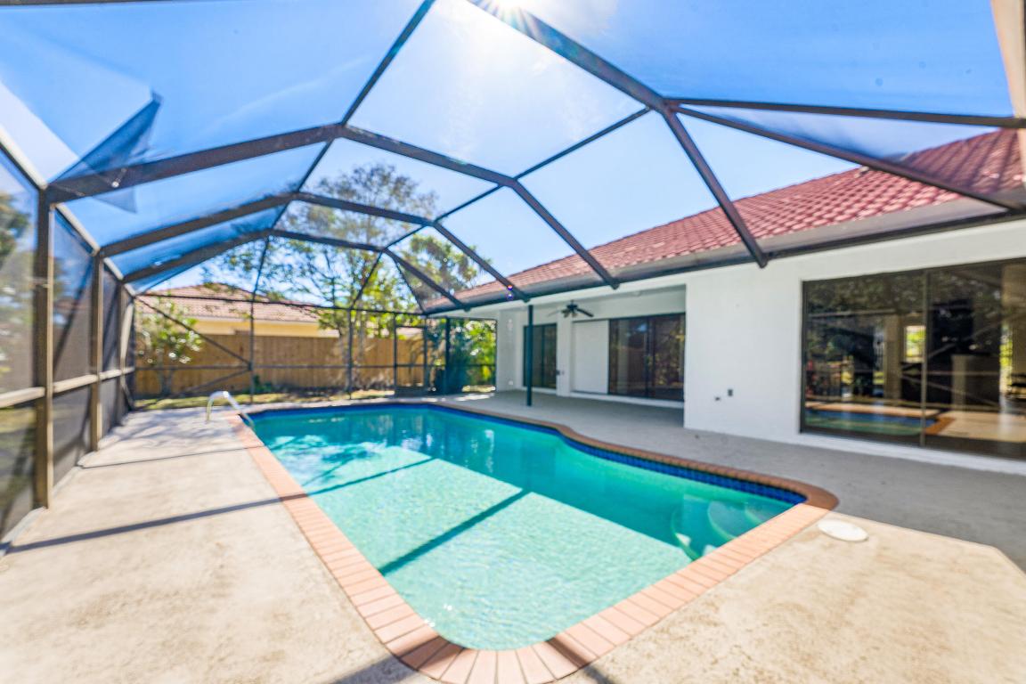 GREENVIEW SHORES 2 OF WELLINGTON - Residential