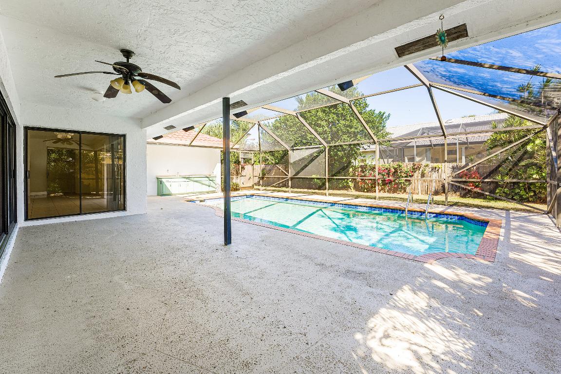 GREENVIEW SHORES 2 OF WELLINGTON - Residential