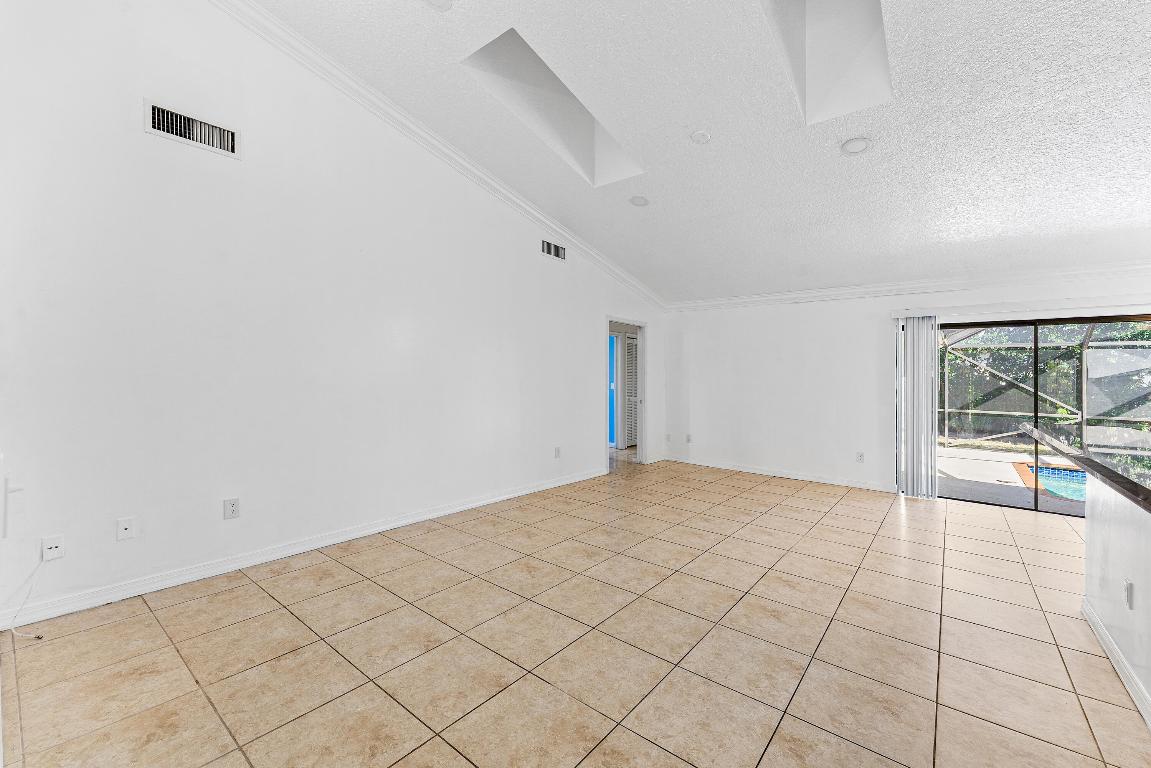 GREENVIEW SHORES 2 OF WELLINGTON - Residential