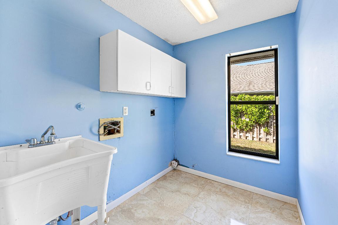 GREENVIEW SHORES 2 OF WELLINGTON - Residential