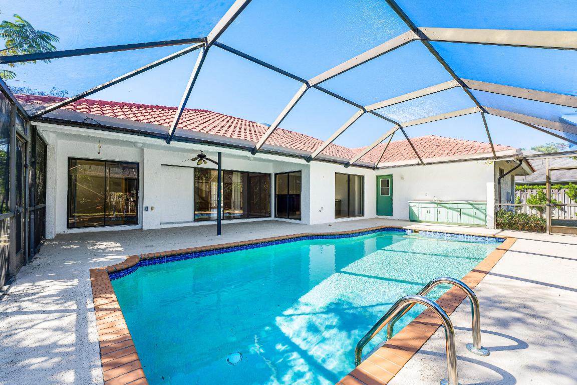 GREENVIEW SHORES 2 OF WELLINGTON - Residential