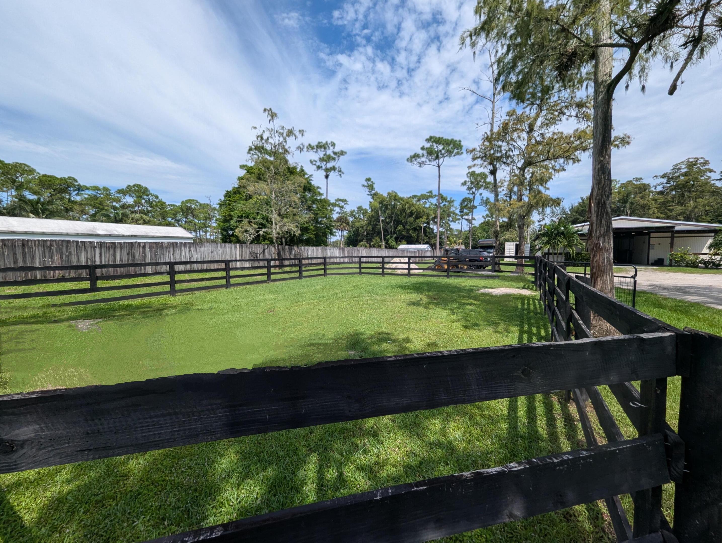 LOXAHATCHEE GROVES - Residential Lease