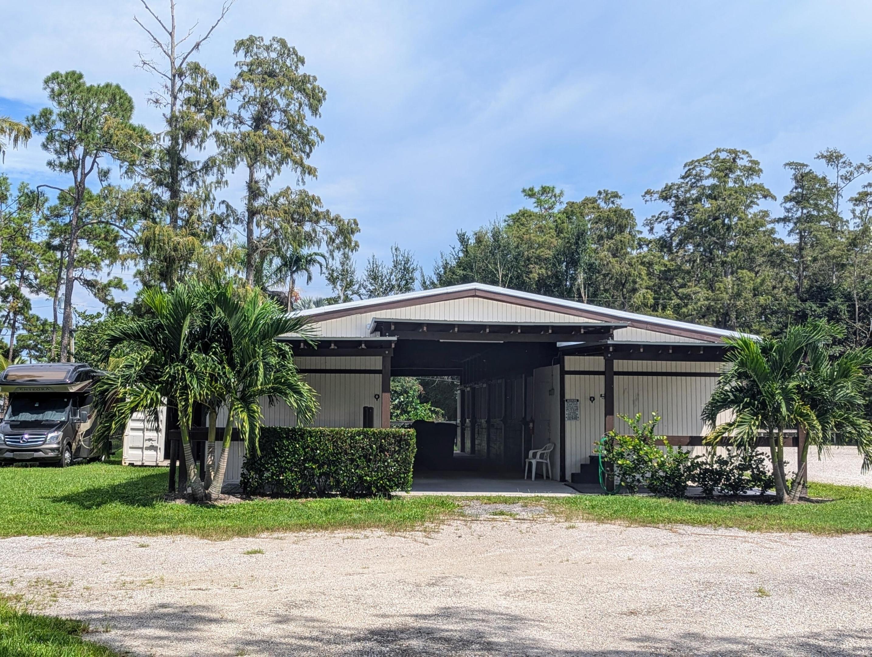 LOXAHATCHEE GROVES - Residential Lease