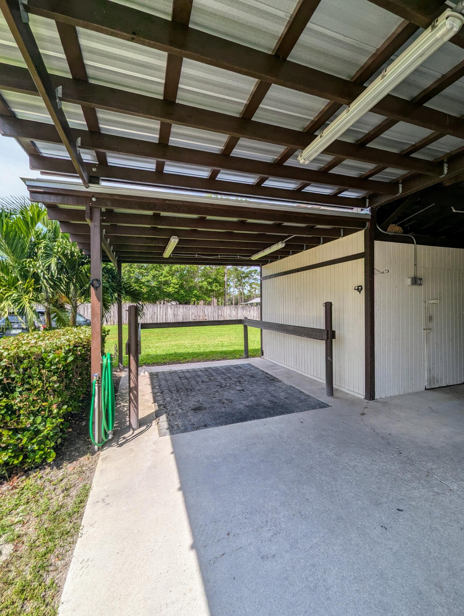 LOXAHATCHEE GROVES - Residential Lease
