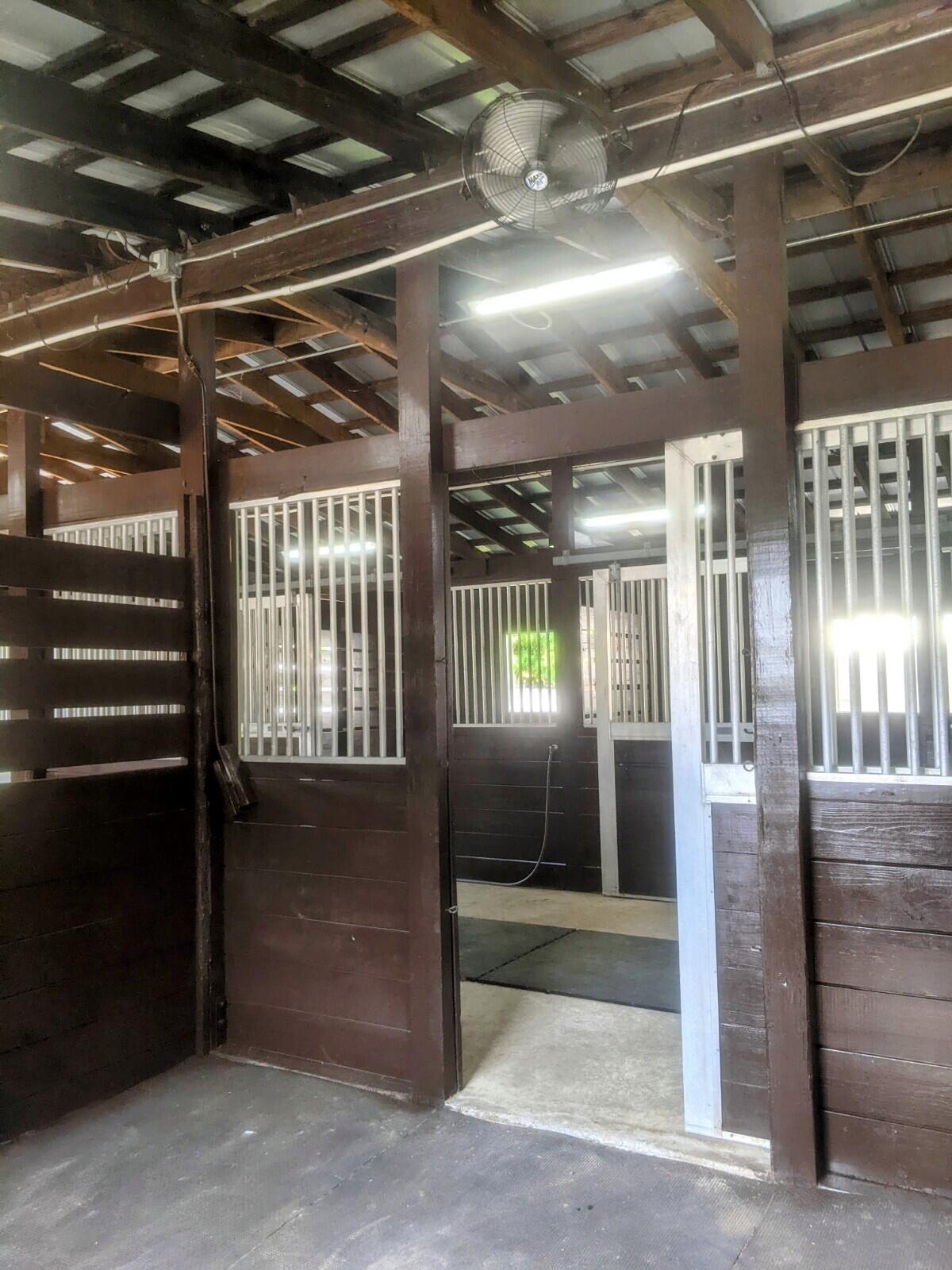 LOXAHATCHEE GROVES - Residential Lease