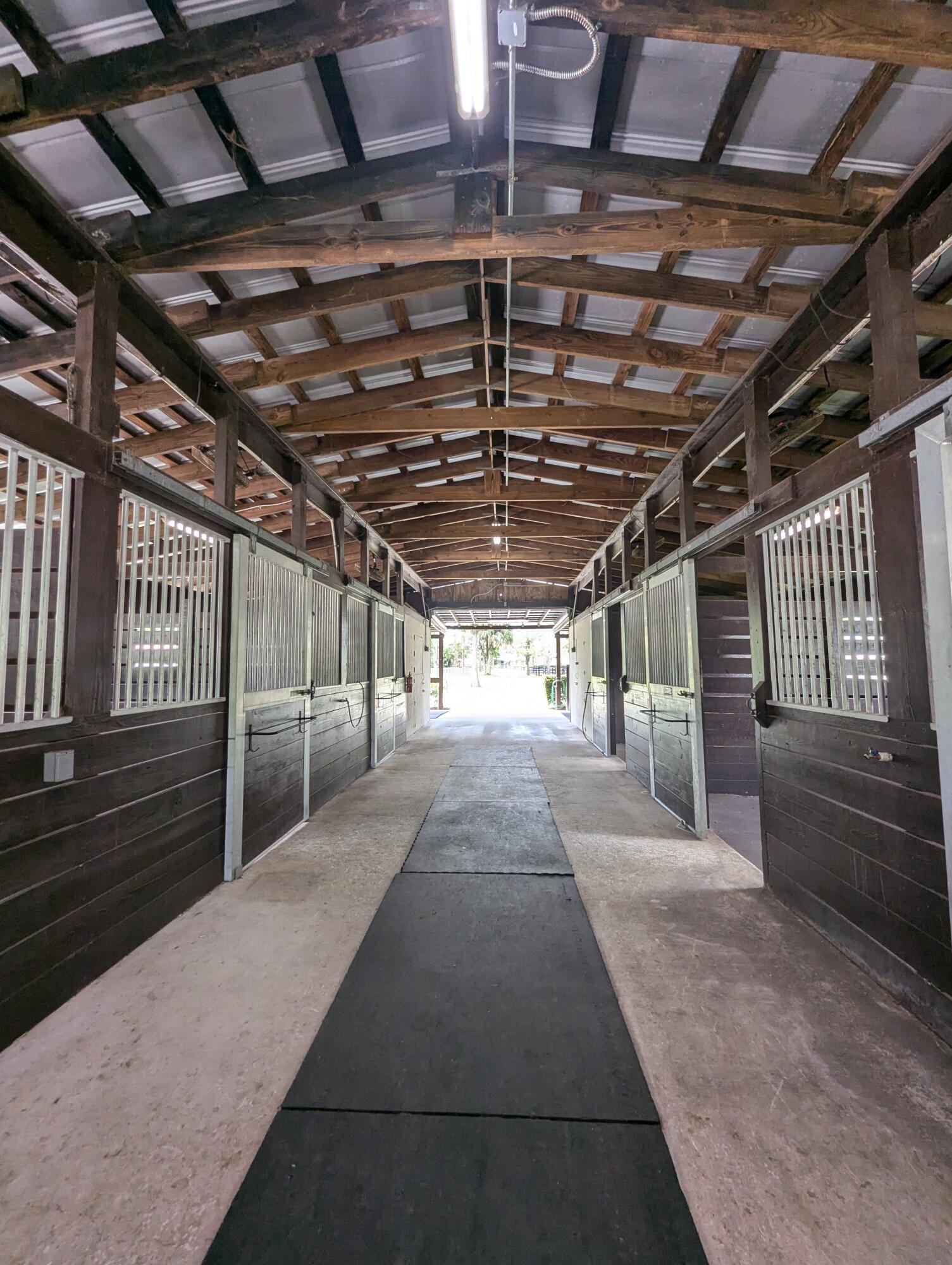 LOXAHATCHEE GROVES - Residential Lease