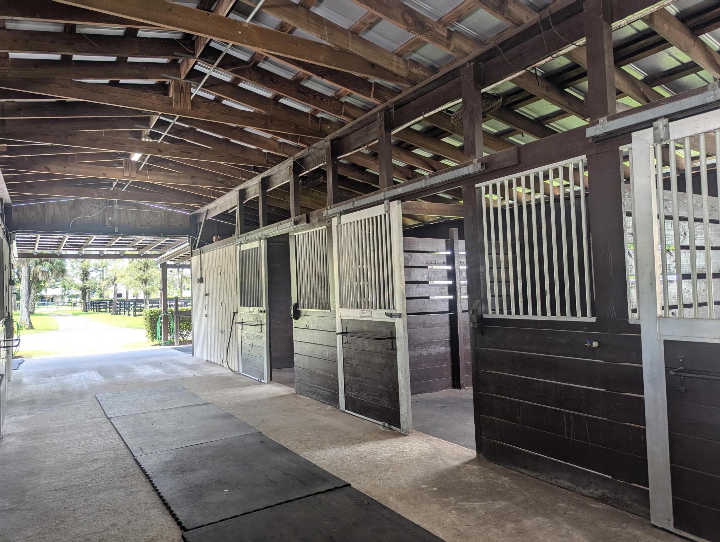 LOXAHATCHEE GROVES - Residential Lease