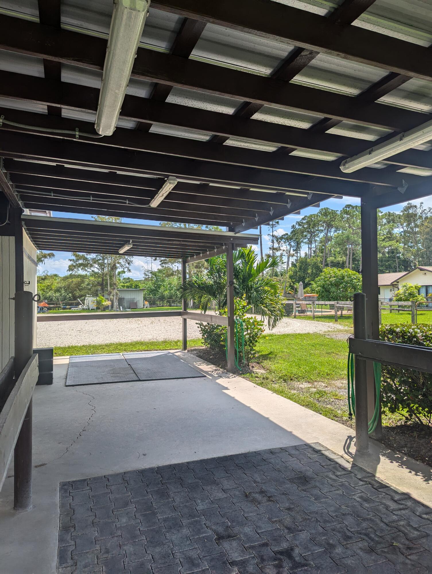 LOXAHATCHEE GROVES - Residential Lease