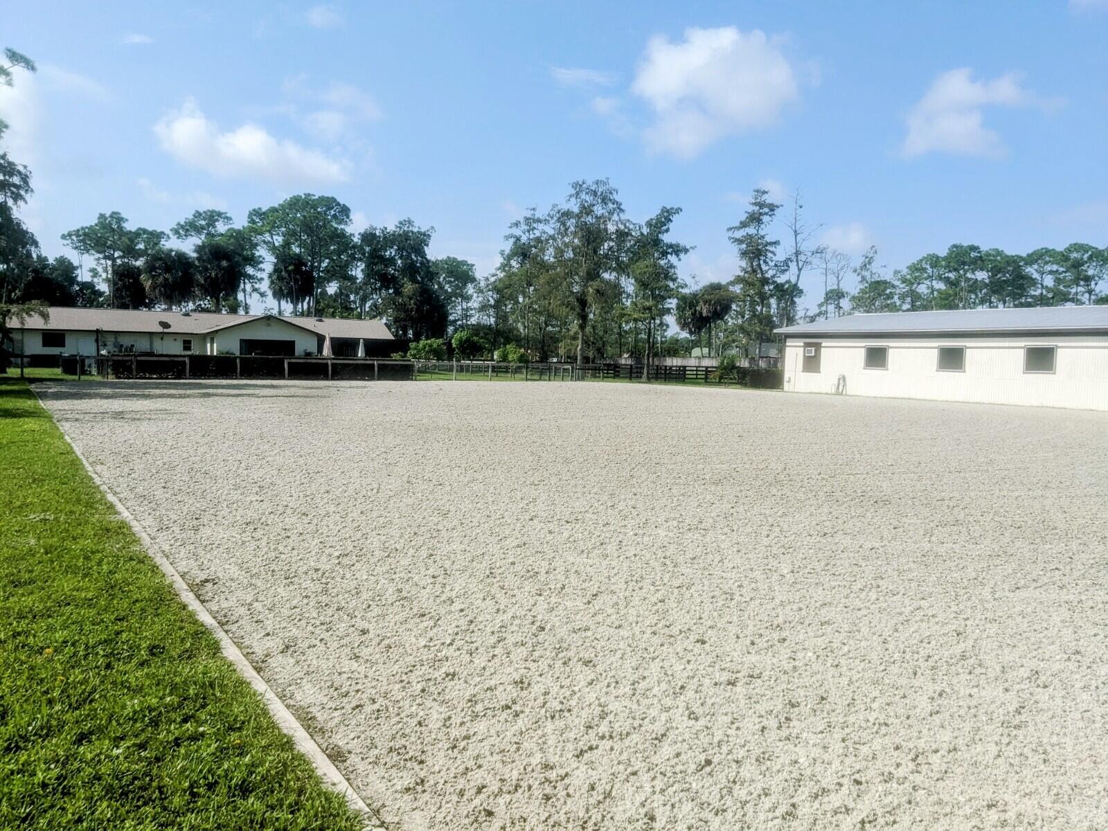 LOXAHATCHEE GROVES - Residential Lease