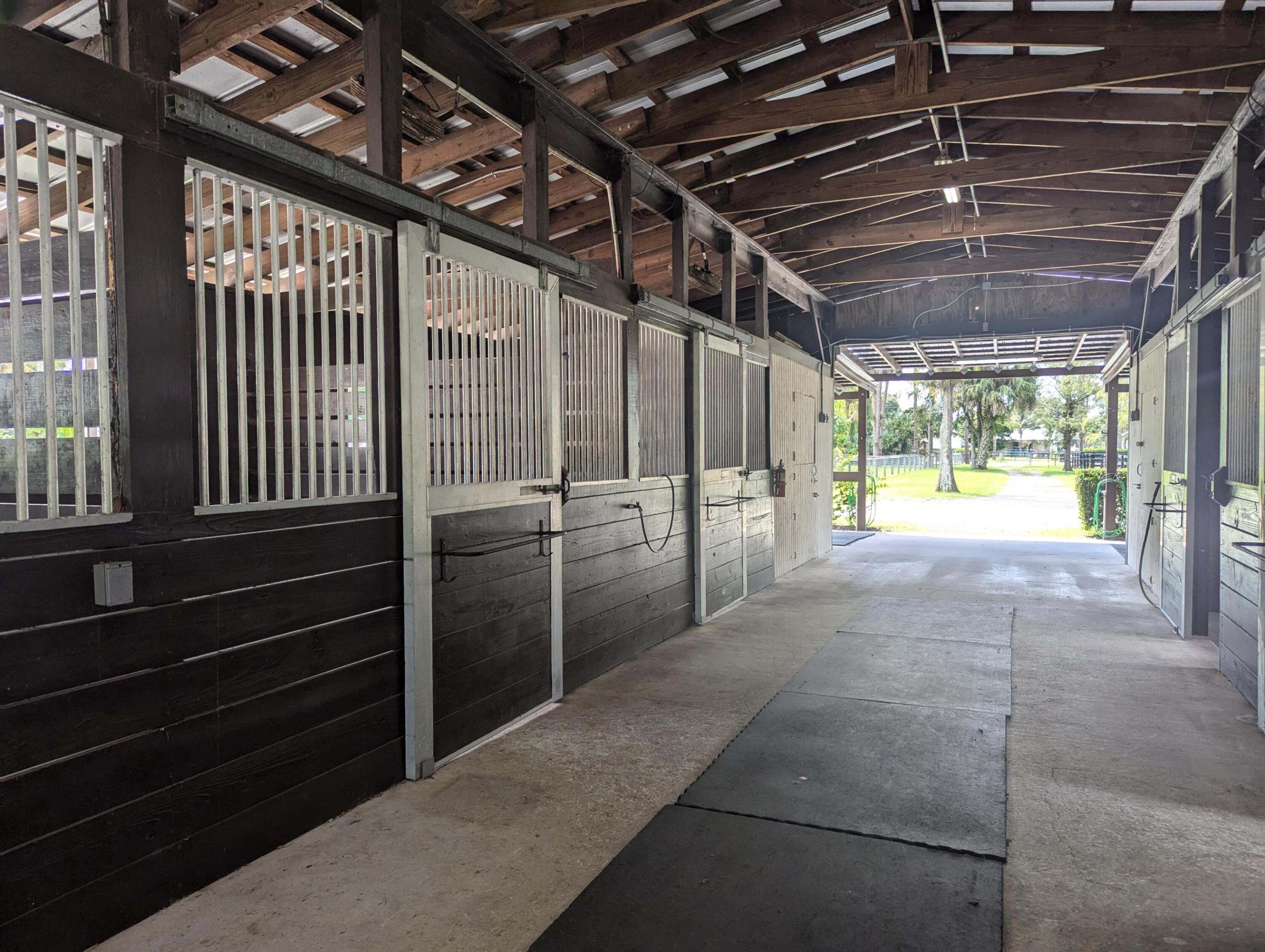 LOXAHATCHEE GROVES - Residential Lease