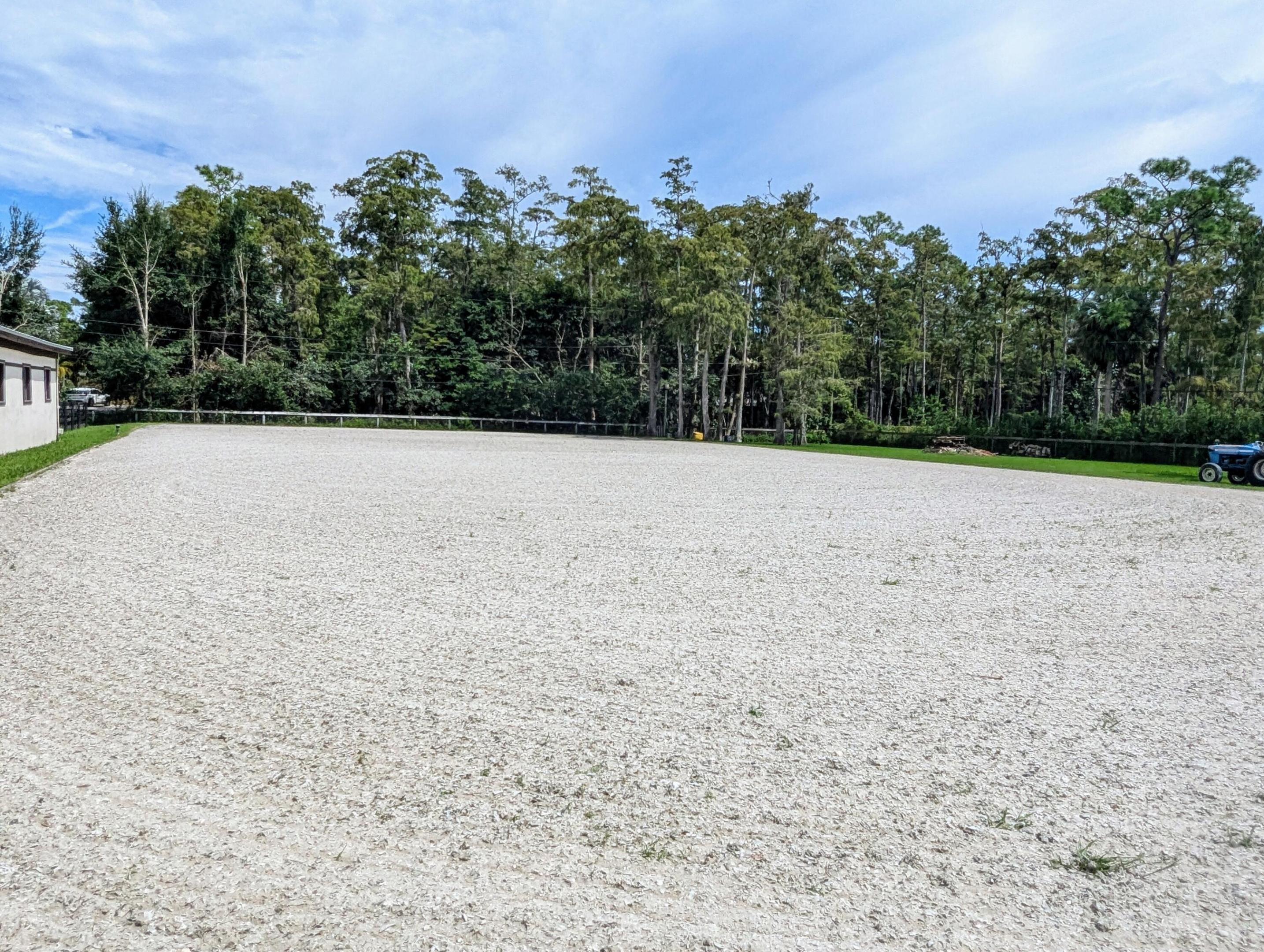 LOXAHATCHEE GROVES - Residential Lease