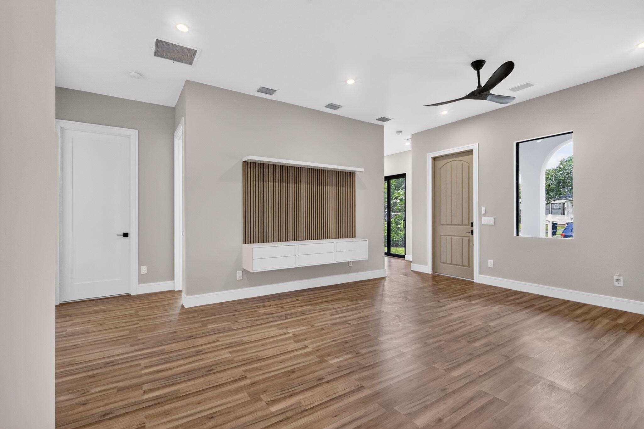 810 34th Street