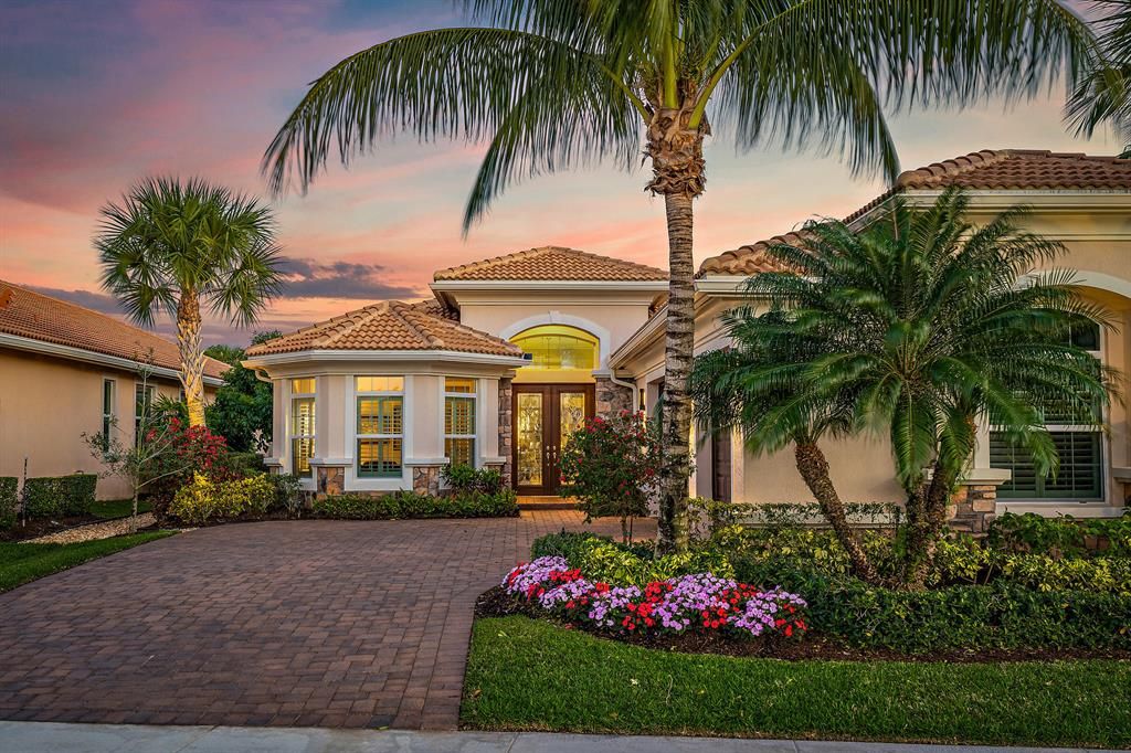 Photo of 304 W Carina Drive, Jupiter, FL 33478 (MLS # R10697961)