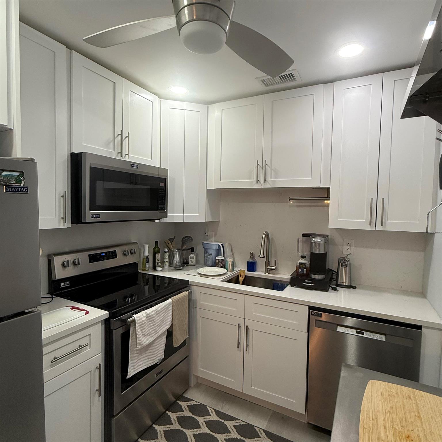 LAKESIDE POINT APT 4 COND - Residential