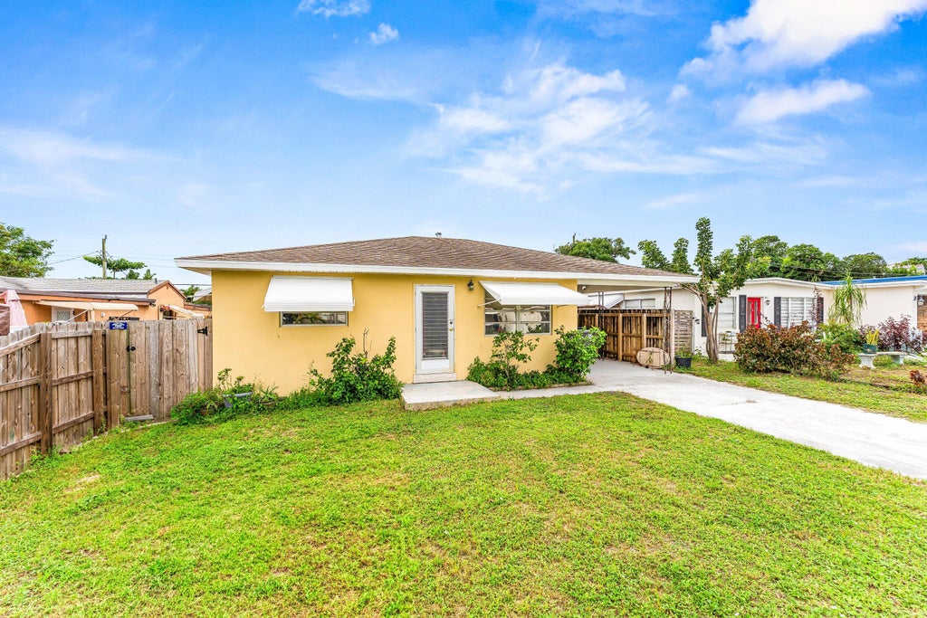 Photo of 1084 James Road, Lake Worth, FL 33462 (MLS # R11136511)