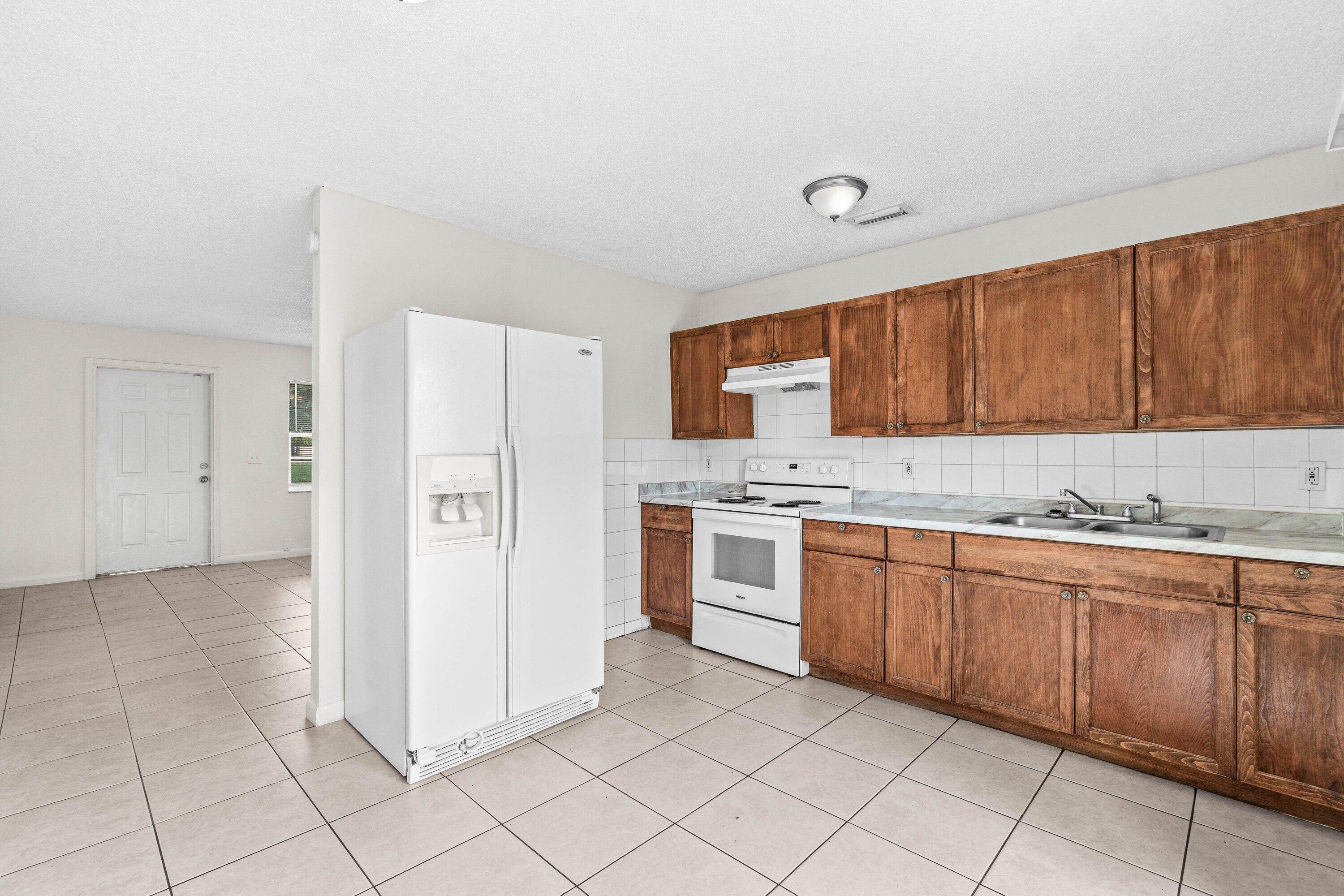 Gulfstream Apartments - Residential Lease