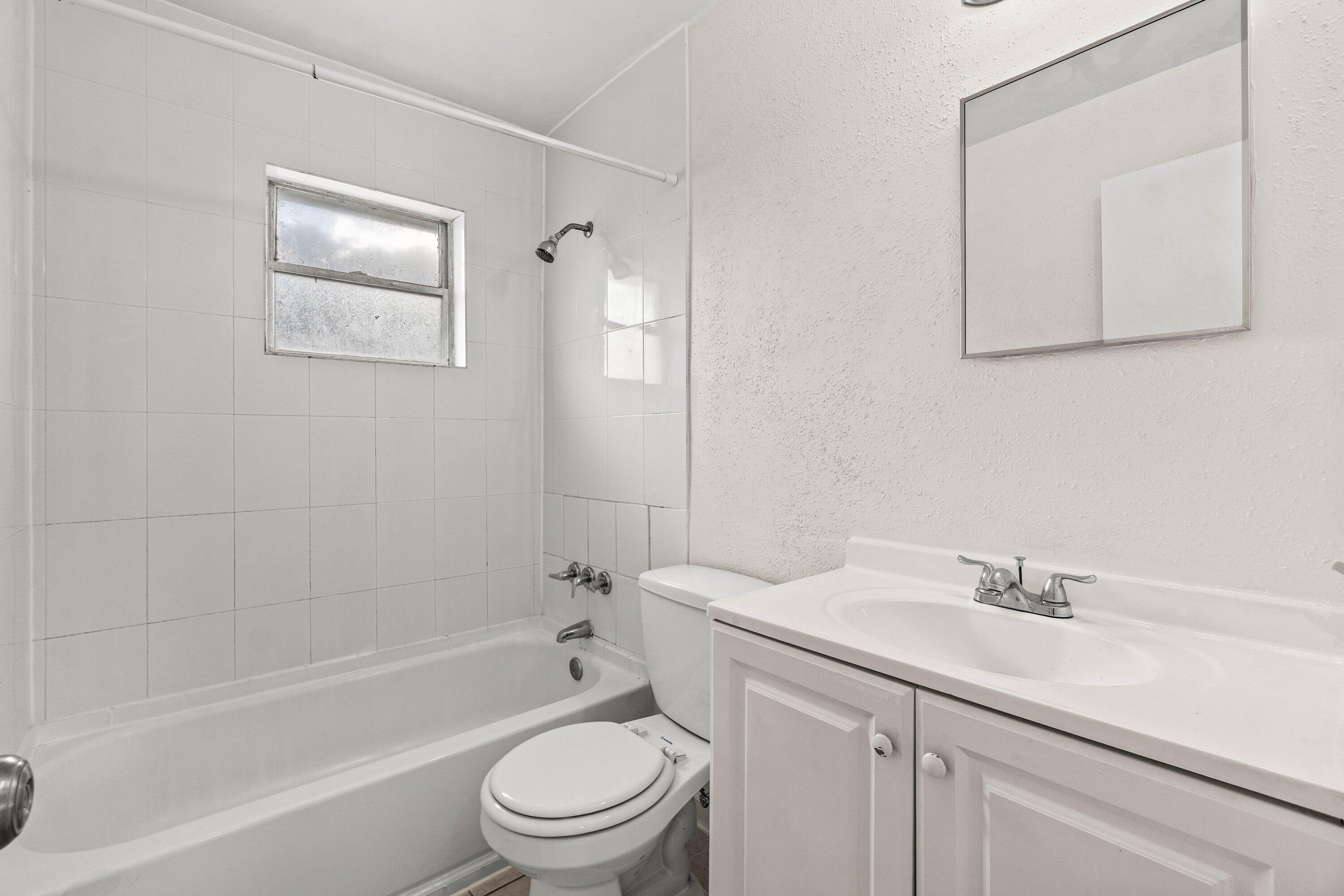 Gulfstream Apartments - Residential Lease